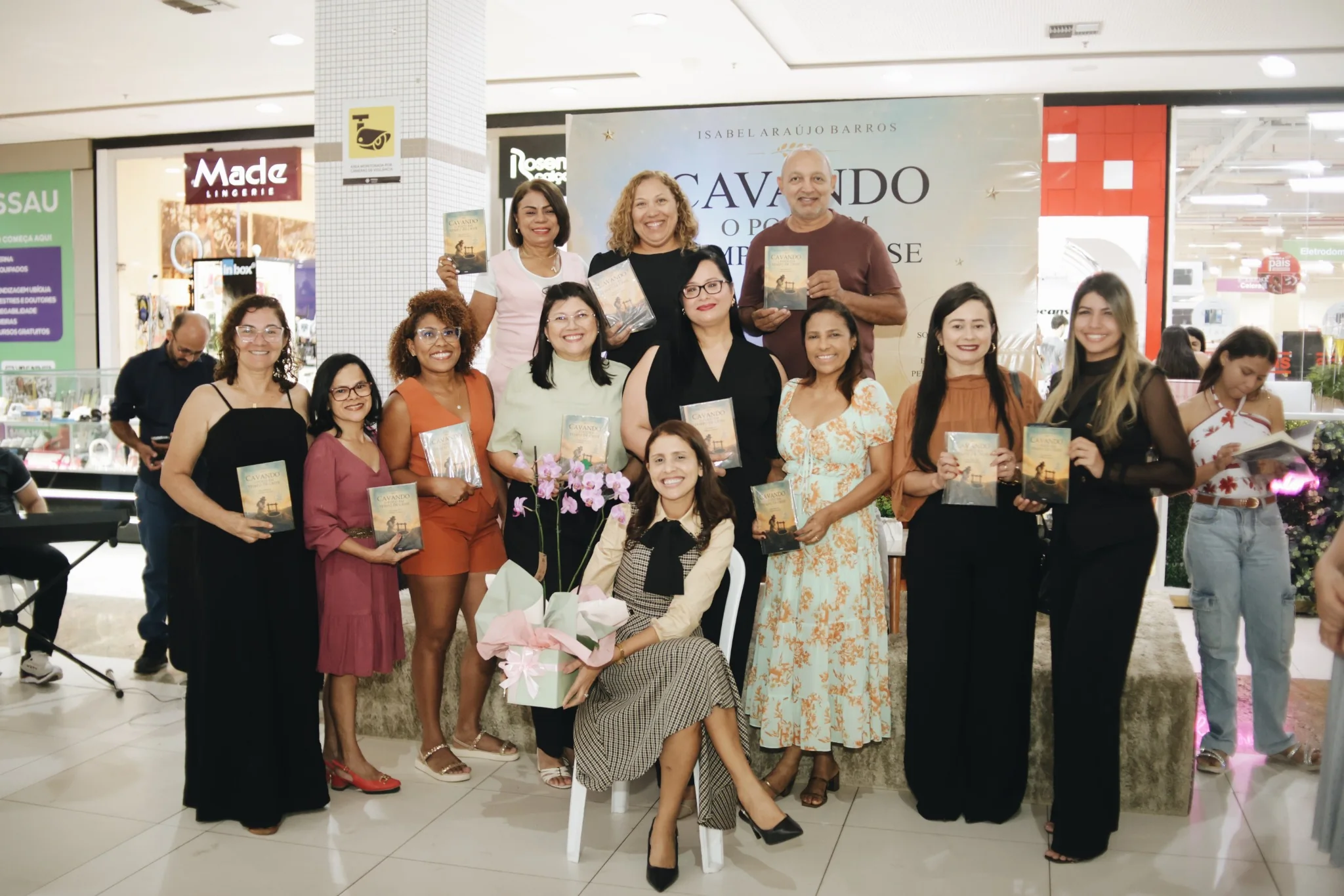 Sessão de autógrafos do livro